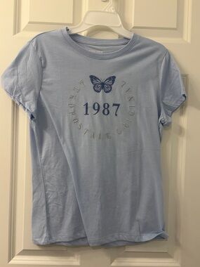 Aeropostale Light Blue Tee with 1987 & Butterfly Graphic